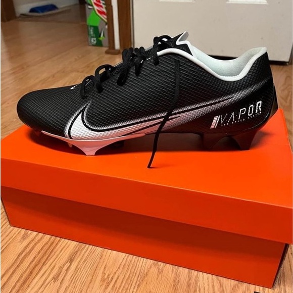 Nike football cleats - Picture 2 of 4